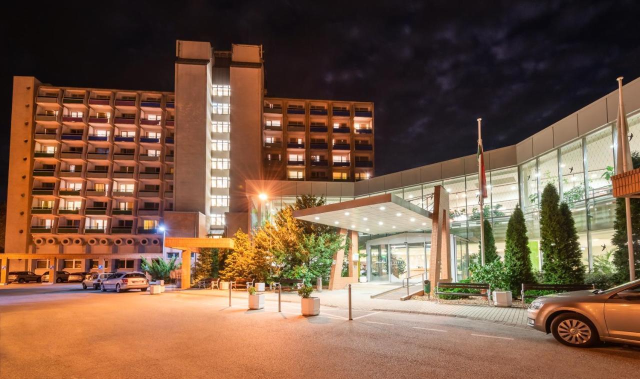 Hunguest Hotel גיולה מראה חיצוני תמונה