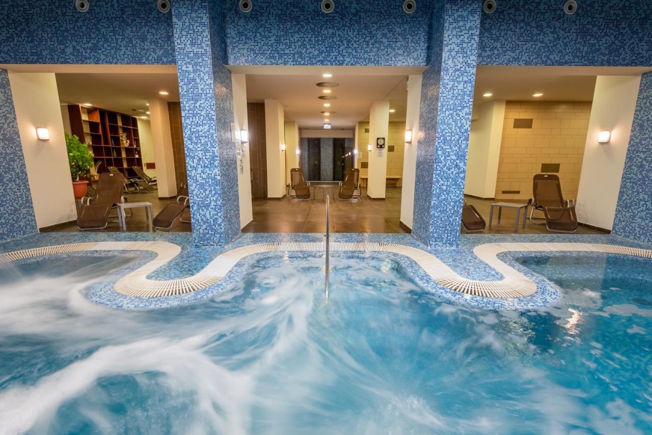Hunguest Hotel גיולה מראה חיצוני תמונה