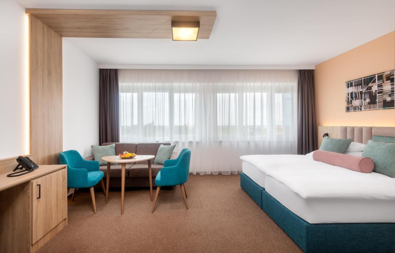 Hunguest Hotel גיולה מראה חיצוני תמונה