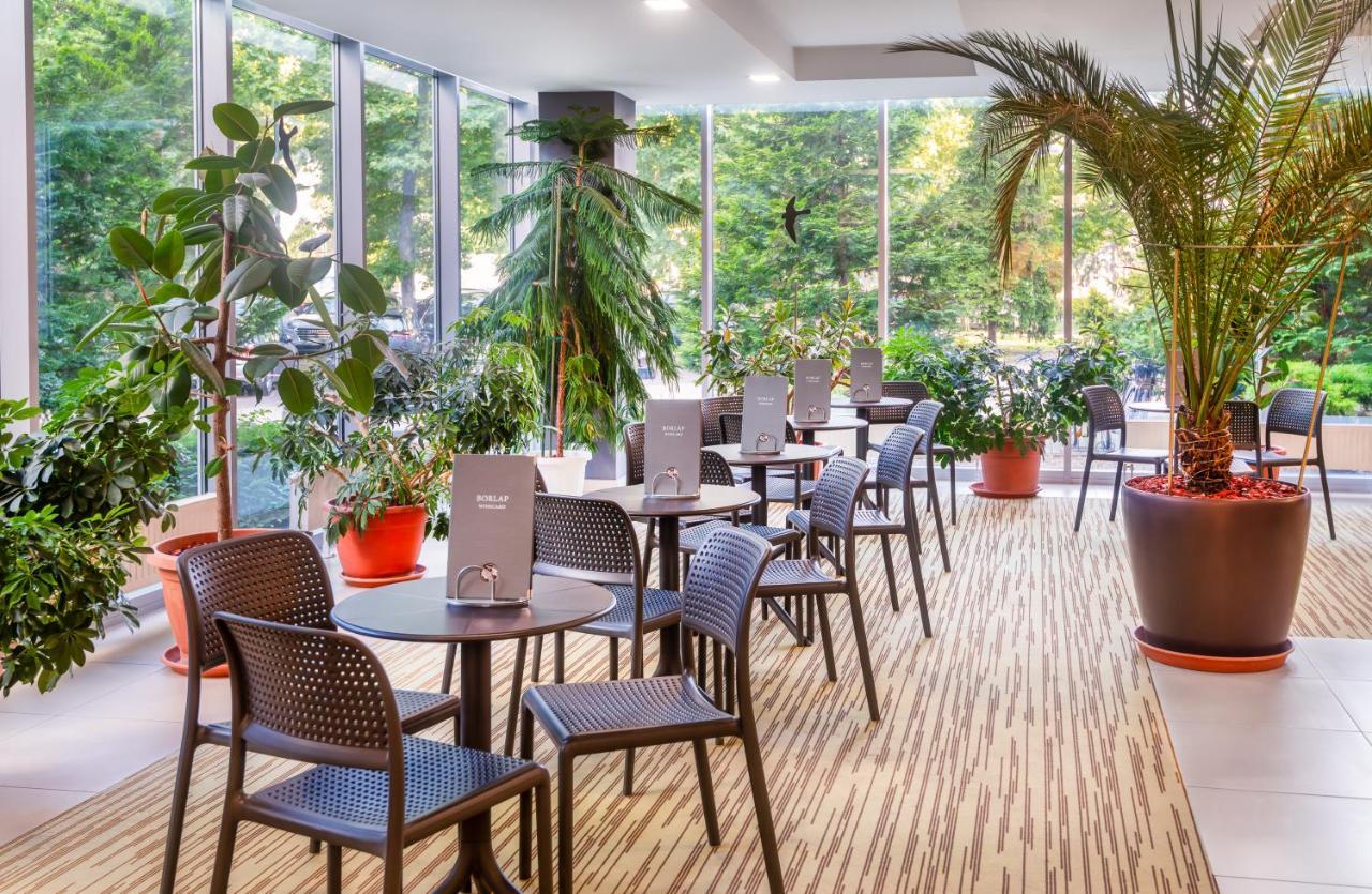 Hunguest Hotel גיולה מראה חיצוני תמונה