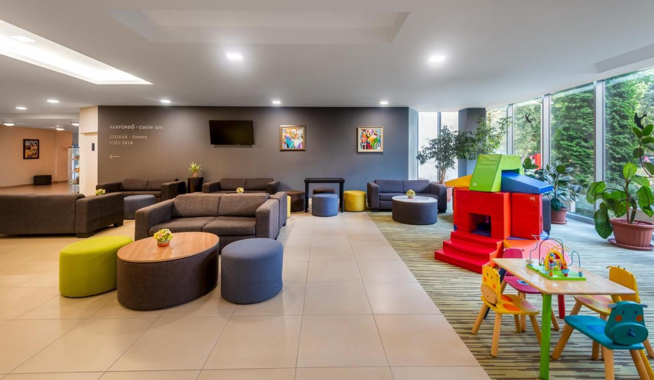 Hunguest Hotel גיולה מראה חיצוני תמונה