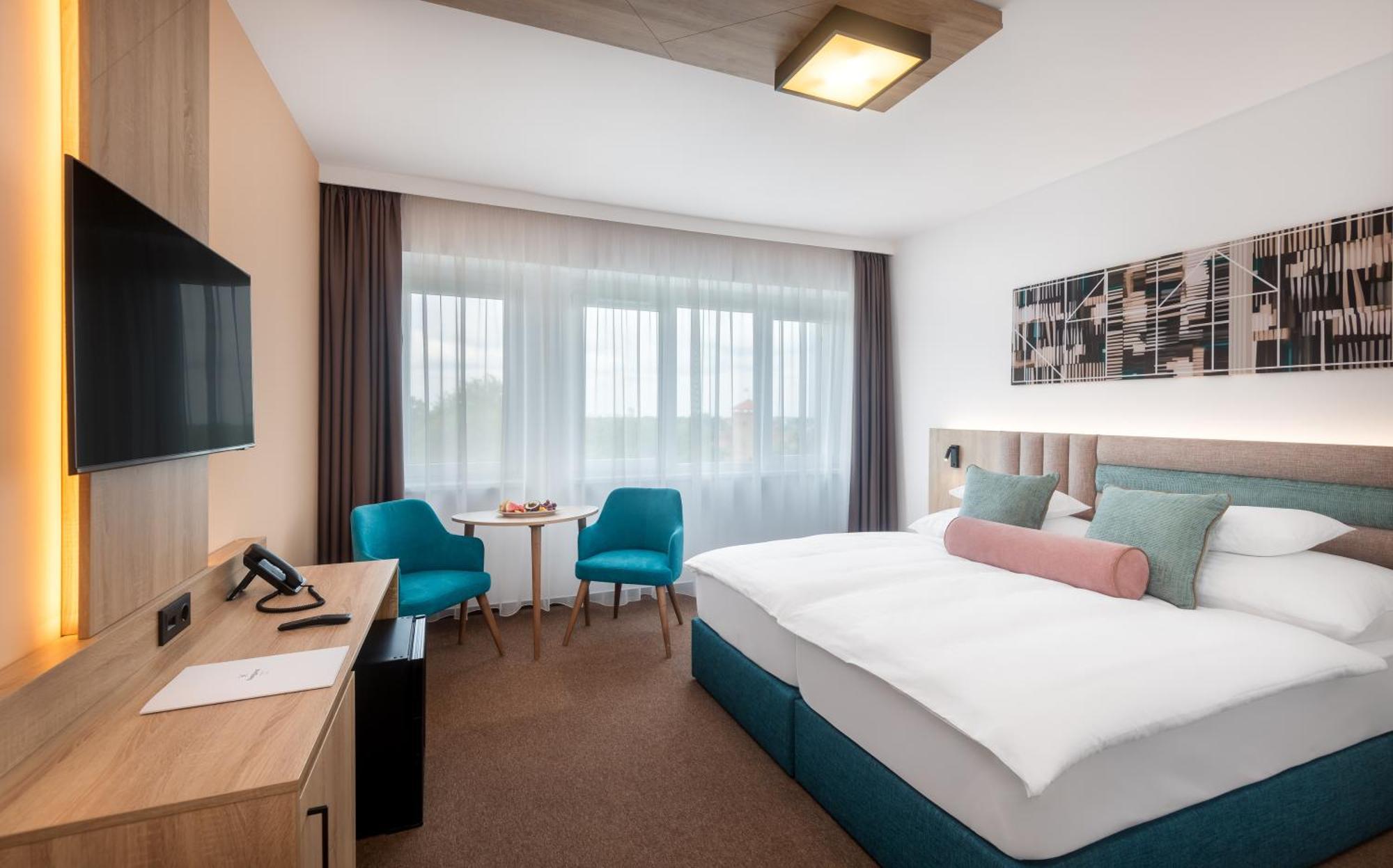 Hunguest Hotel גיולה מראה חיצוני תמונה