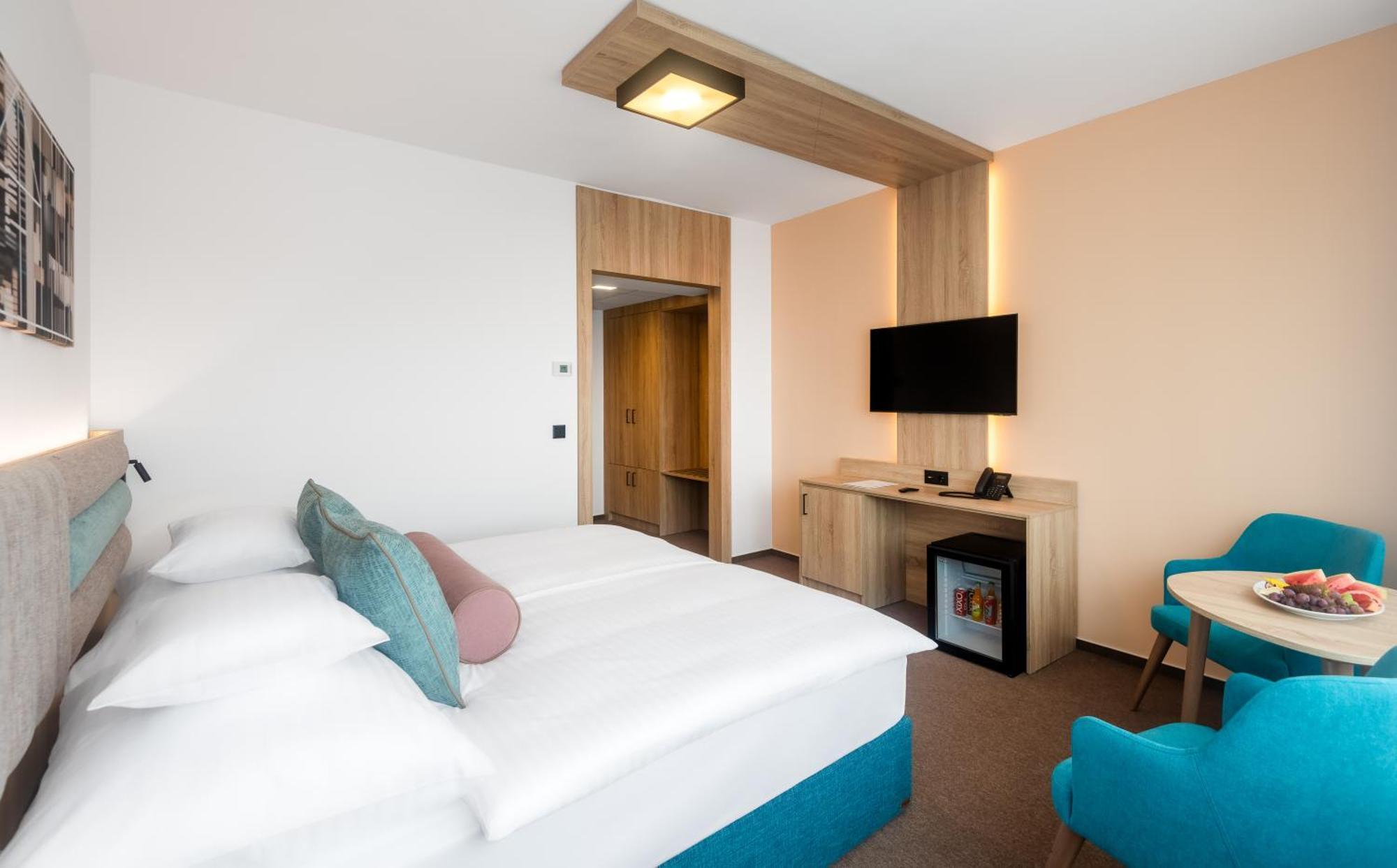 Hunguest Hotel גיולה מראה חיצוני תמונה