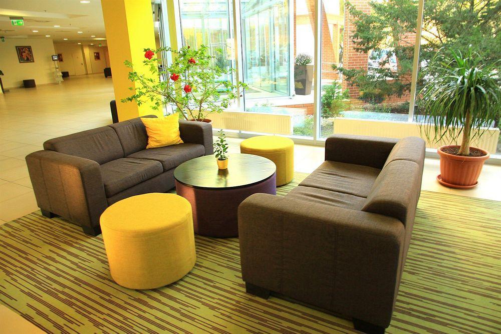 Hunguest Hotel גיולה מראה חיצוני תמונה