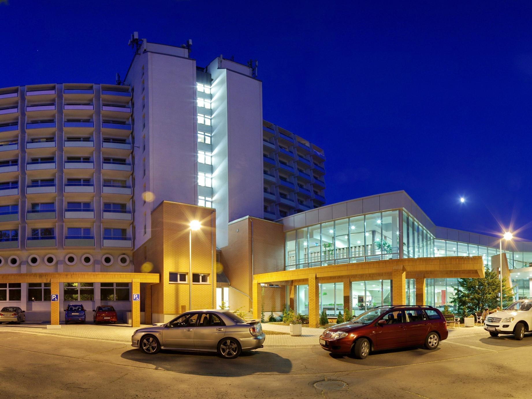 Hunguest Hotel גיולה מראה חיצוני תמונה