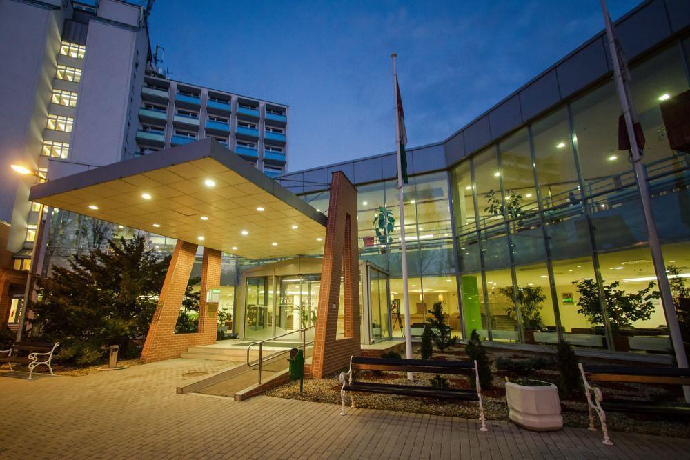 Hunguest Hotel גיולה מראה חיצוני תמונה