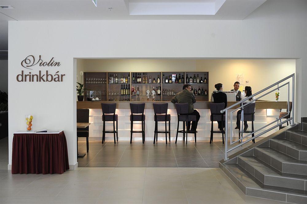 Hunguest Hotel גיולה מראה חיצוני תמונה